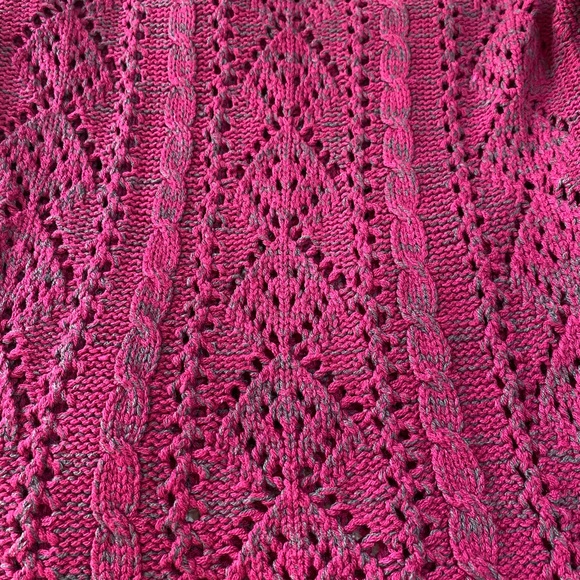 FANG Women’s Small Open Cable Knit Acrylic Vibrant Pink Sweater - Picture 6 of 7